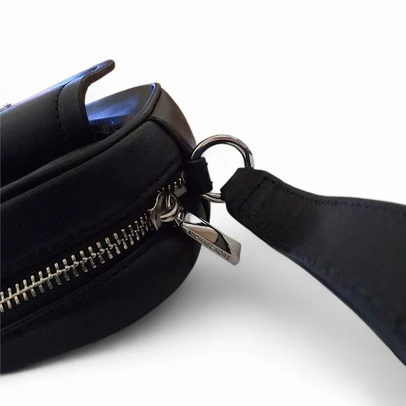 Michael Kors Manhattan Camera Crossbody - Picture 9 of 12